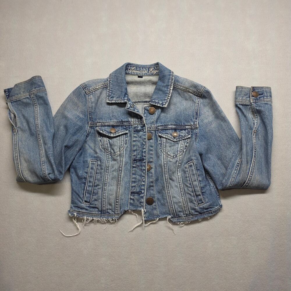 American Eagle Cropped Distressed Denim Jacket Small Medium Wash Raw Hem